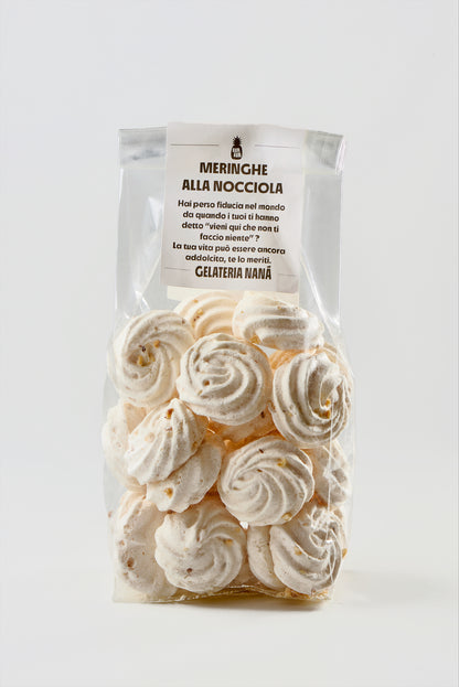 Meringhe con granella di Nocciole