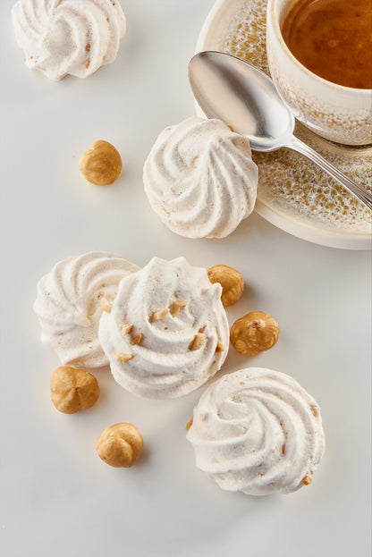 Meringhe con granella di Nocciole